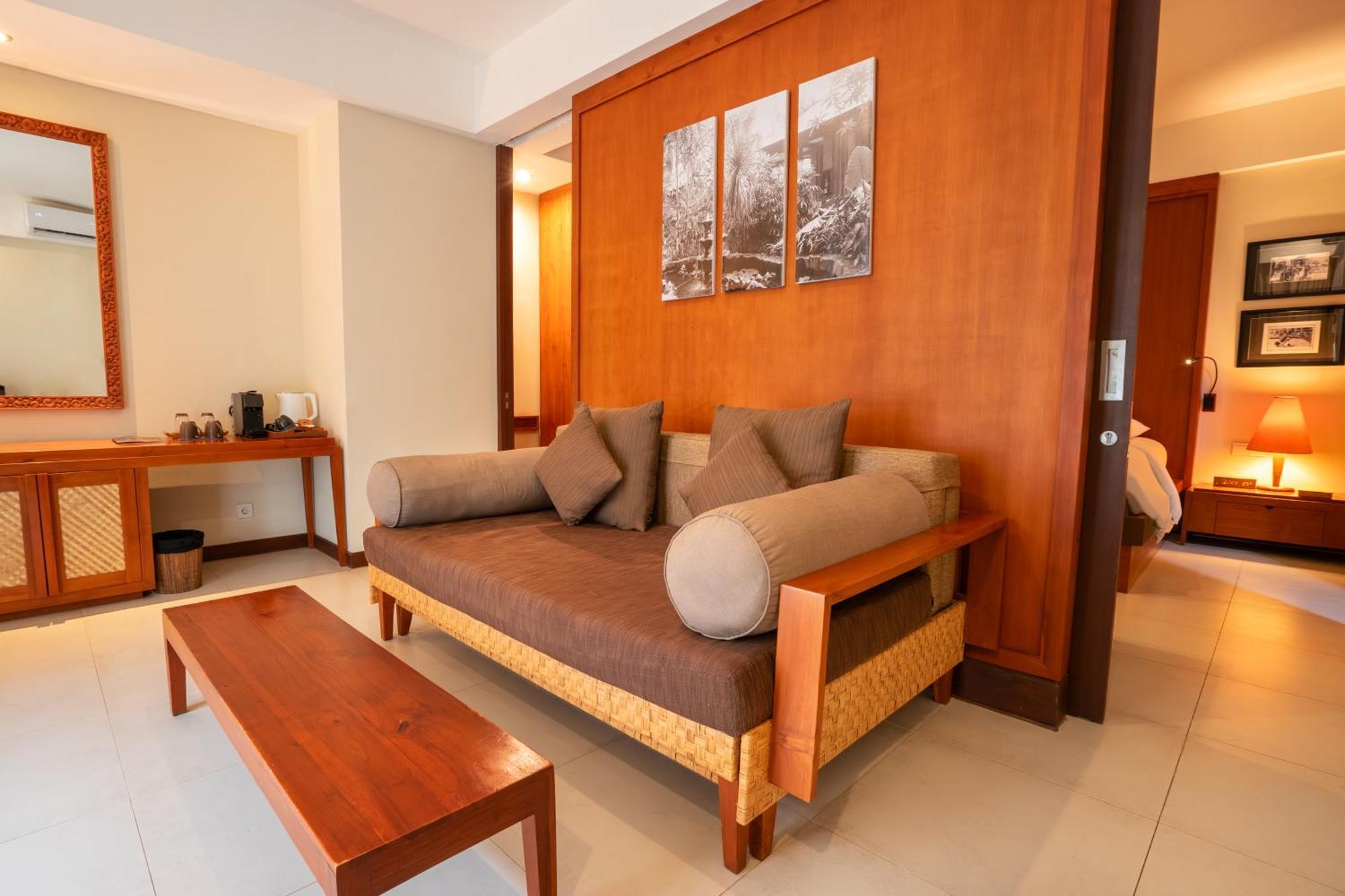 Kuta Seaview Boutique